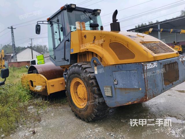 徐工XS202J壓路機(jī)