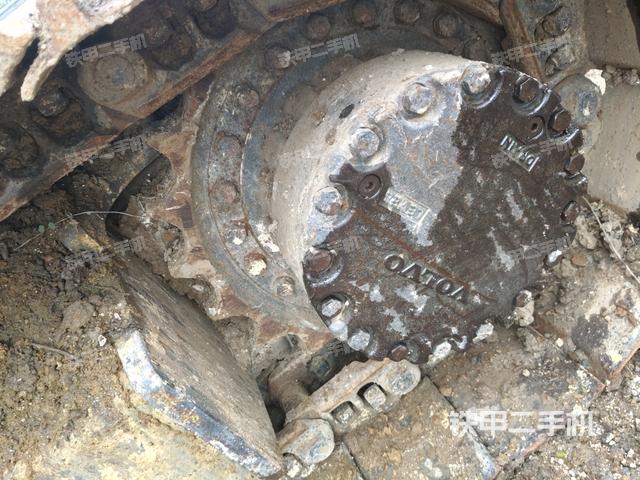 右驅動輪（行走機構）