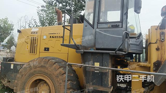 发动机左侧（整机外观及大件）