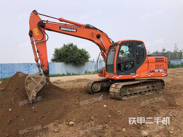斗山DX150LC挖掘機(jī)