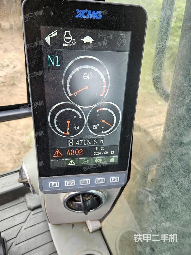 驾驶室整体（整机外观）