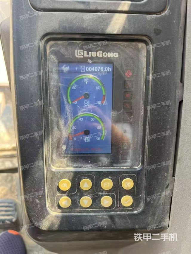 駕駛室整體(整機外觀) 駕駛室整體(整機外觀)