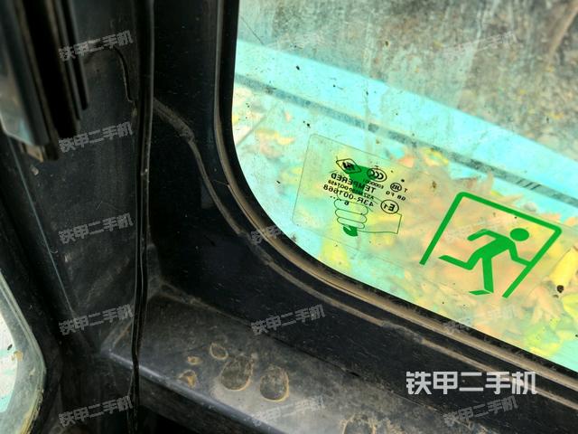 后窗玻璃角标(驾驶室部分) 后窗玻璃角标(驾驶室部分)