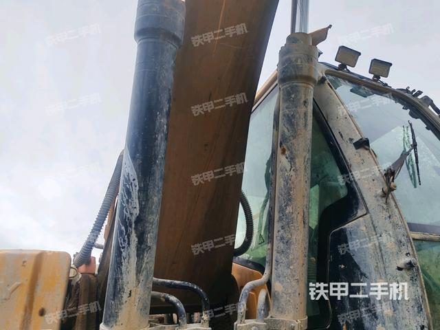 大臂油缸整体 竖拍(工作和回转装置) 大臂油缸整体 竖拍(工作和回转装置)