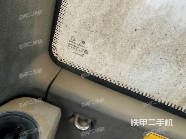 顶棚整体(驾驶室部分) 顶棚整体(驾驶室部分)