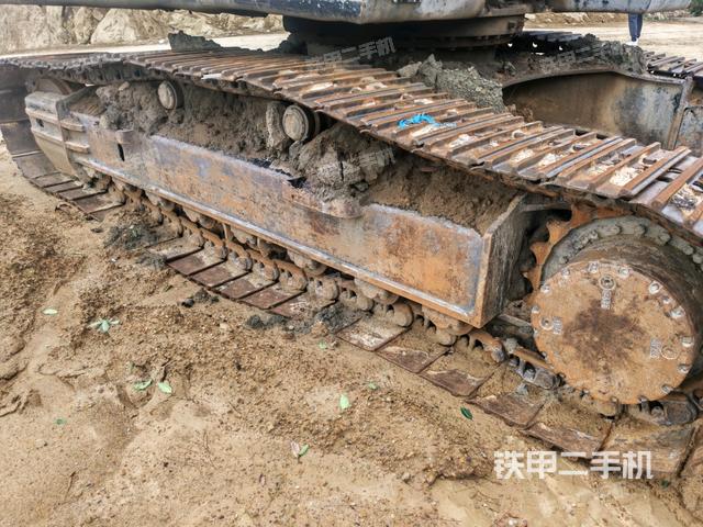 左侧履带整体 (行走机构) 左侧履带整体 (行走机构)