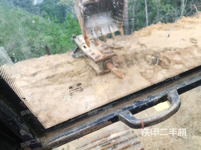 后窗玻璃角标(驾驶室部分) 后窗玻璃角标(驾驶室部分)