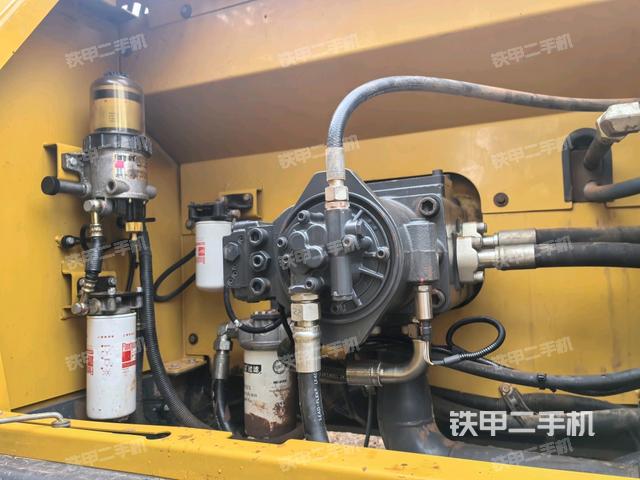 液壓泵斜45?左(大件艙室) 液壓泵斜45?左(大件艙室)