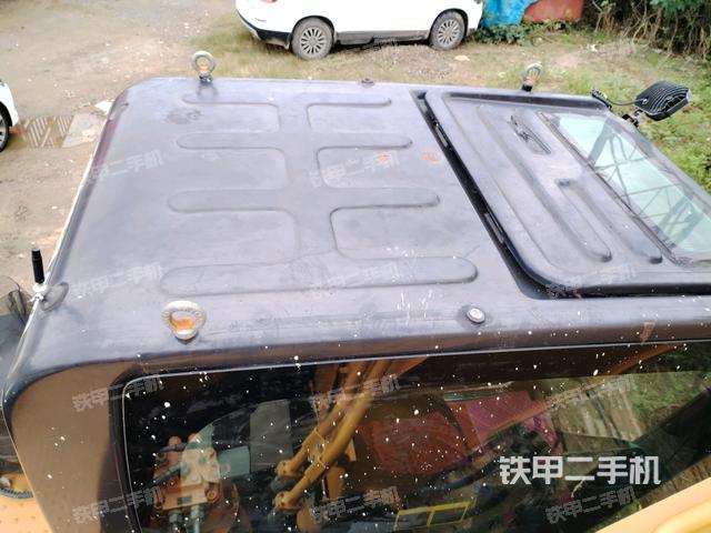 驾驶室顶部(整机外观) 驾驶室顶部(整机外观)
