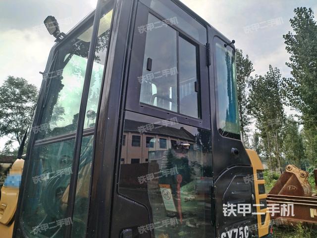 駕駛室整體(整機外觀) 駕駛室整體(整機外觀)