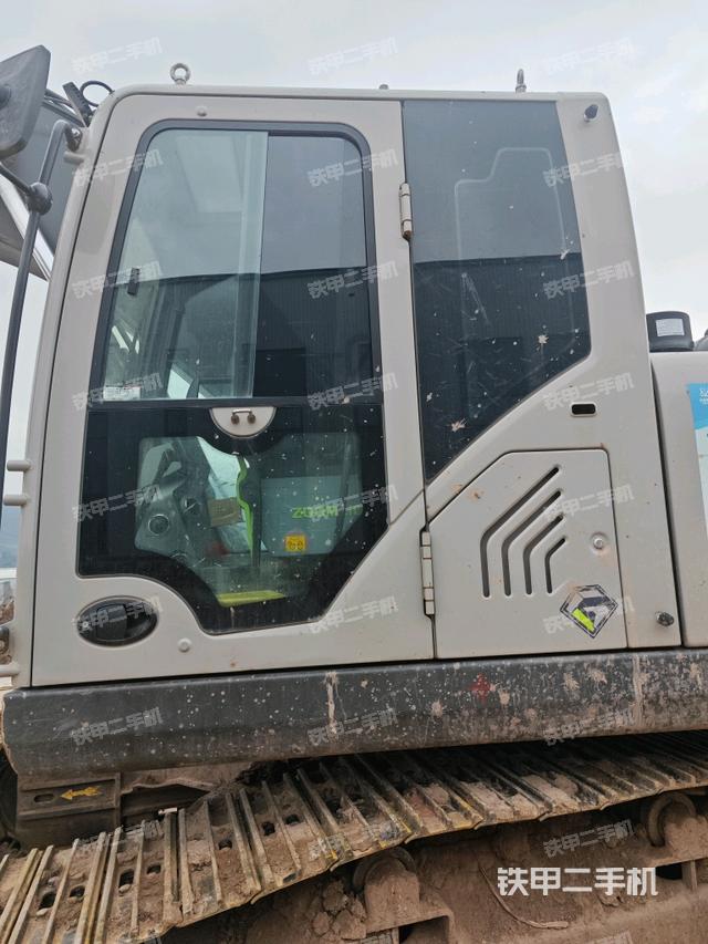 驾驶室左前45度（驾驶室部分）