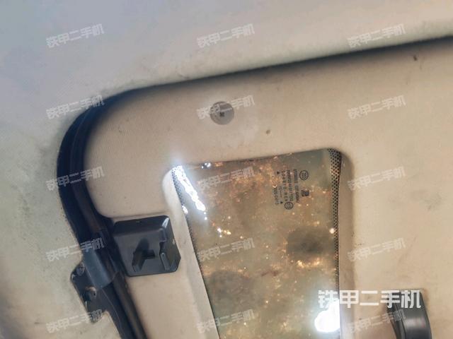 驾驶室左后45度(驾驶室部分) 驾驶室左后45度(驾驶室部分)