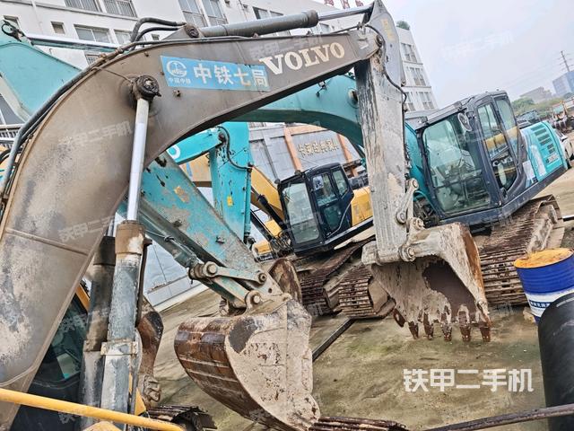 神钢SK245-10挖掘机
