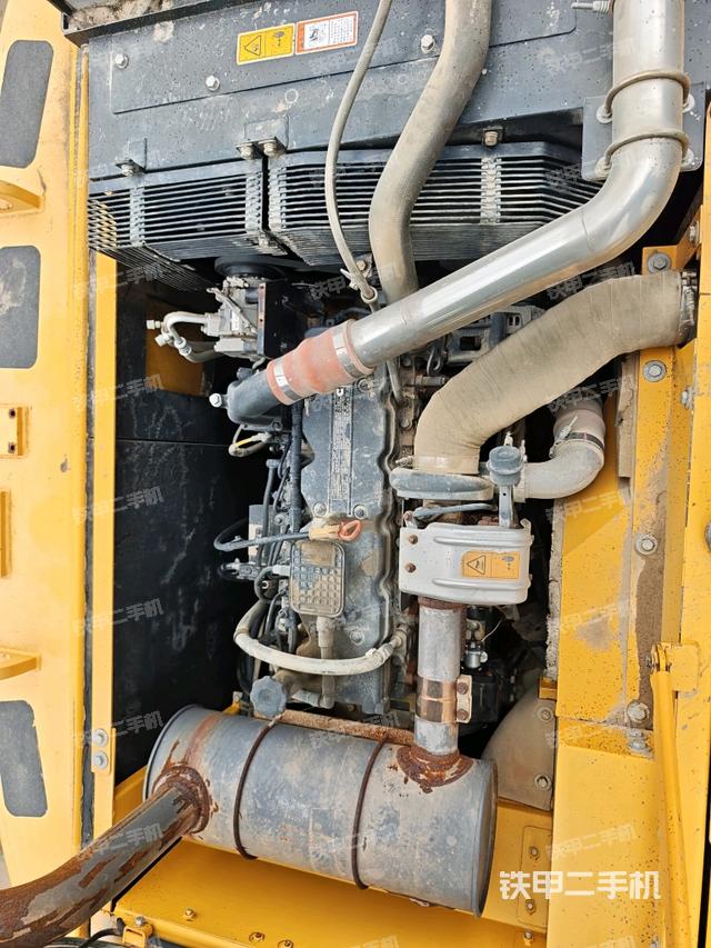 發(fā)動(dòng)機(jī)室（上車部件）