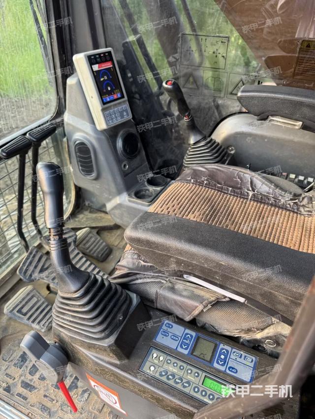 驾驶室整体（整机外观）