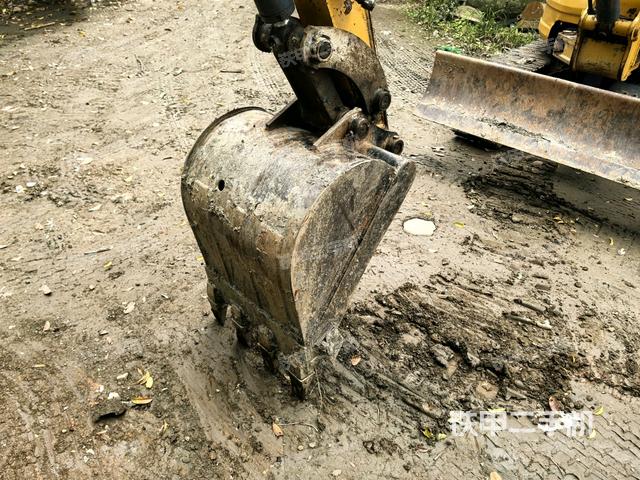 鏟斗45度(工作和回轉(zhuǎn)裝置) 鏟斗45度(工作和回轉(zhuǎn)裝置)