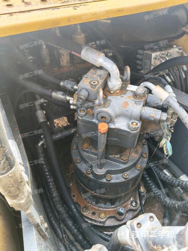 回轉(zhuǎn)馬達(dá)和主控閥(整機(jī)外觀) 回轉(zhuǎn)馬達(dá)和主控閥(整機(jī)外觀)