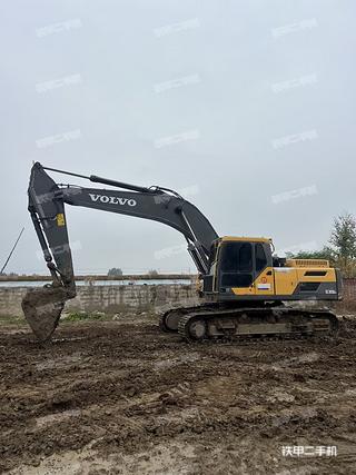 沃尔沃EC300DL挖掘机实拍图片