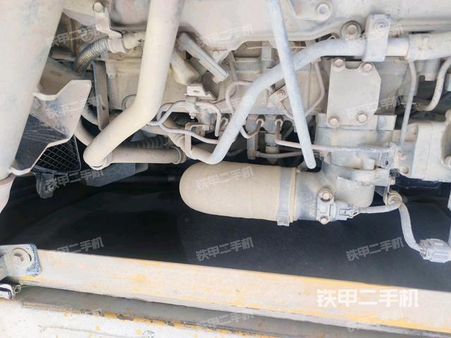 气门室盖螺丝特写(上车部件) 气门室盖螺丝特写(上车部件)