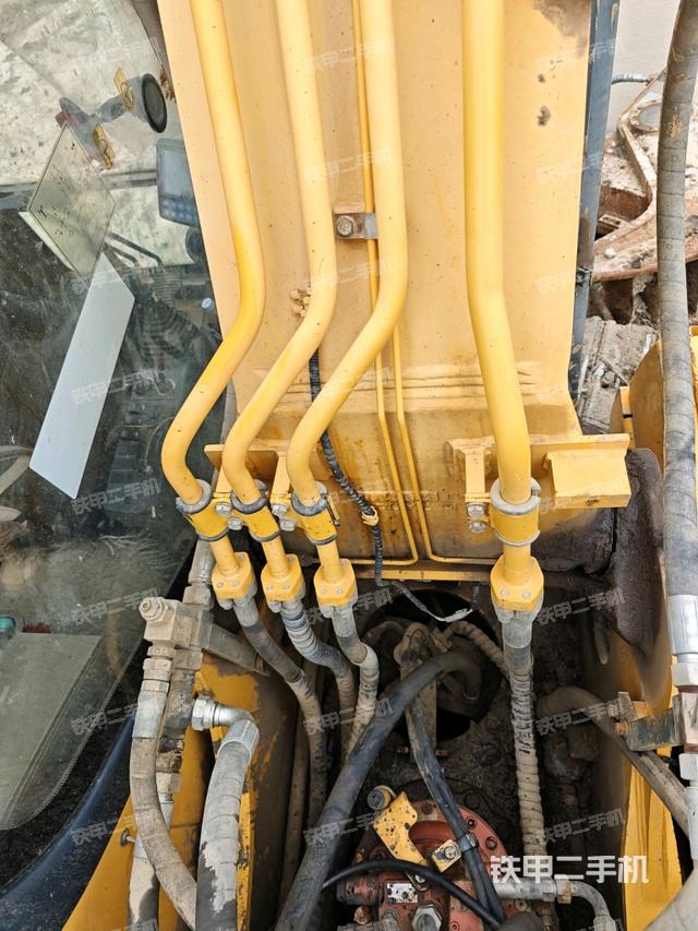 大臂油缸整體?豎拍（工作和回轉(zhuǎn)裝置）