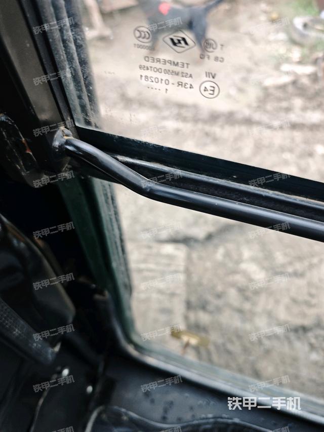 座椅左側(cè)控制臺/音響/含左手柄（駕駛室部分）