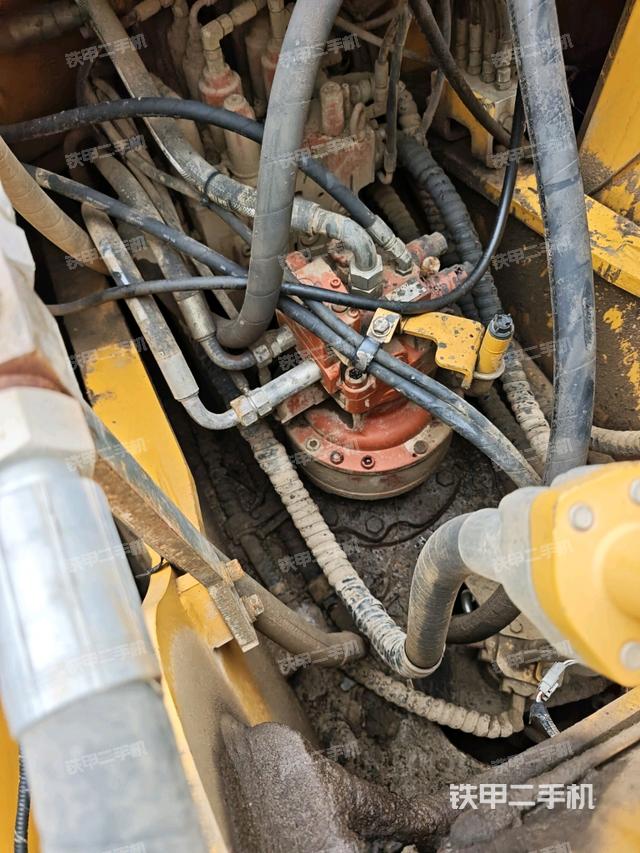 回轉(zhuǎn)馬達(dá)（上車部件）