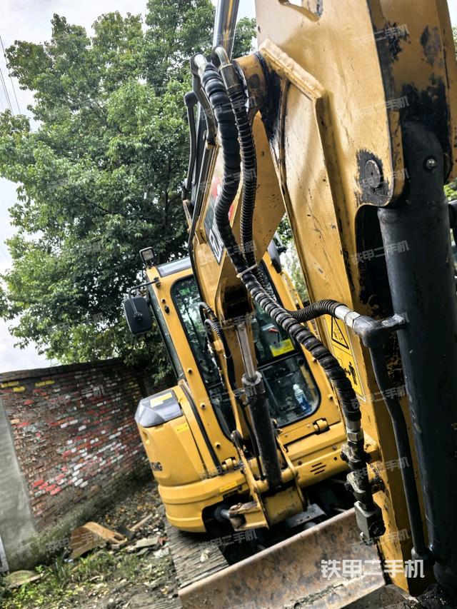 小臂整體右前(工作和回轉(zhuǎn)裝置) 小臂整體右前(工作和回轉(zhuǎn)裝置)