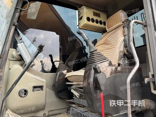 駕駛室整體（整機(jī)外觀）