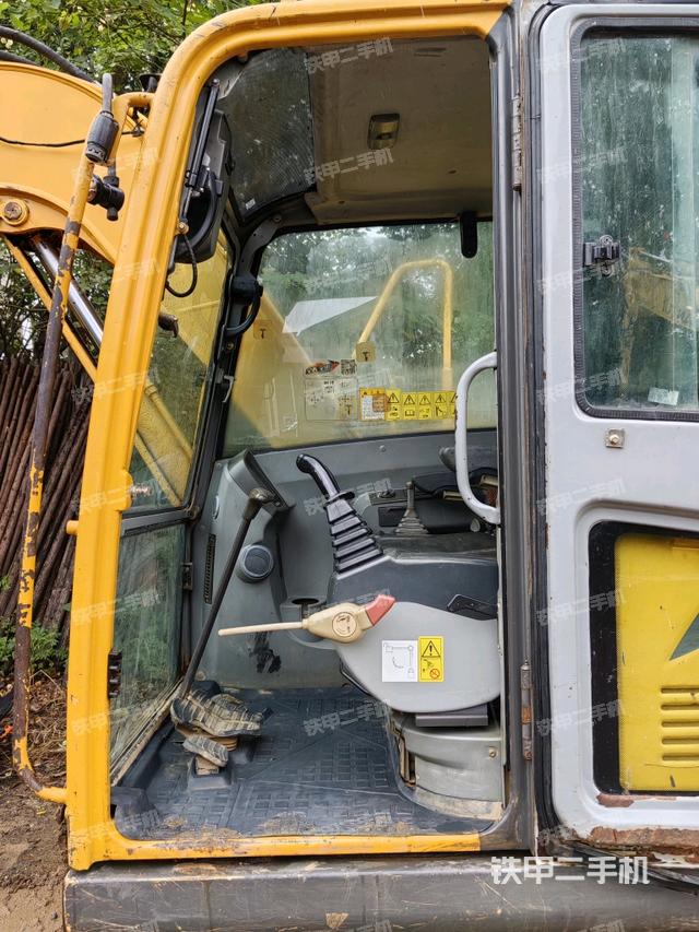 驾驶室整体（整机外观）