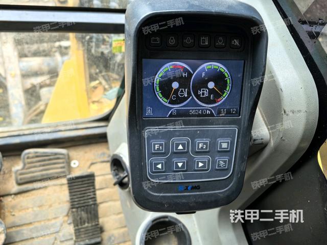 显示屏 (驾驶室部分) 显示屏 (驾驶室部分)