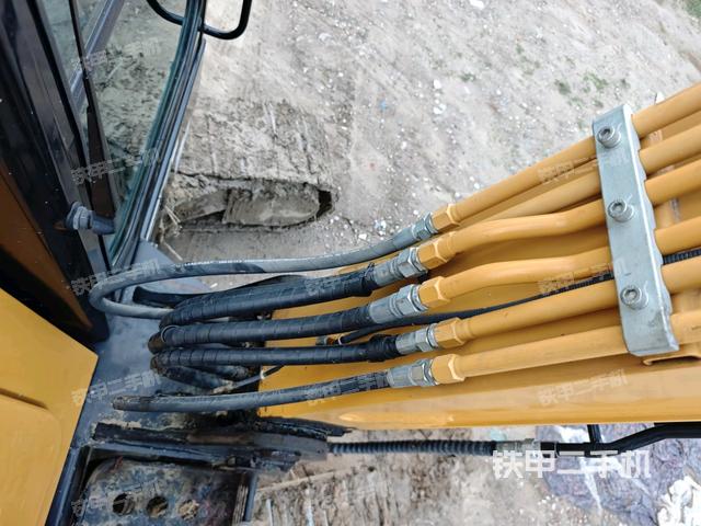 小臂整體右前（工作和回轉(zhuǎn)裝置）