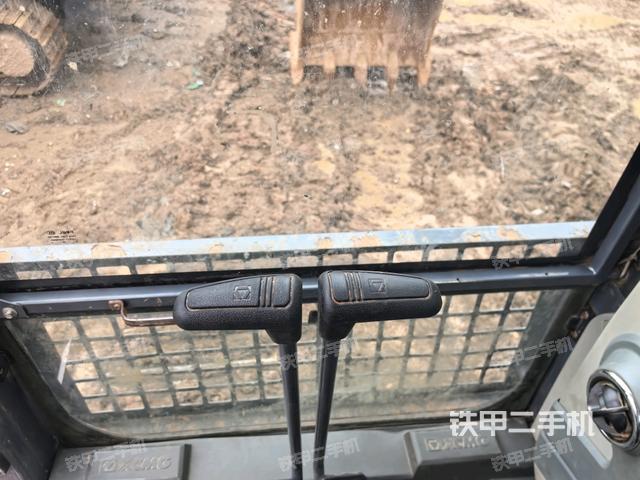 座椅左側(cè)控制臺(tái)/音響/含左手柄(駕駛室部分) 座椅左側(cè)控制臺(tái)/音響/含左手柄(駕駛室部分)