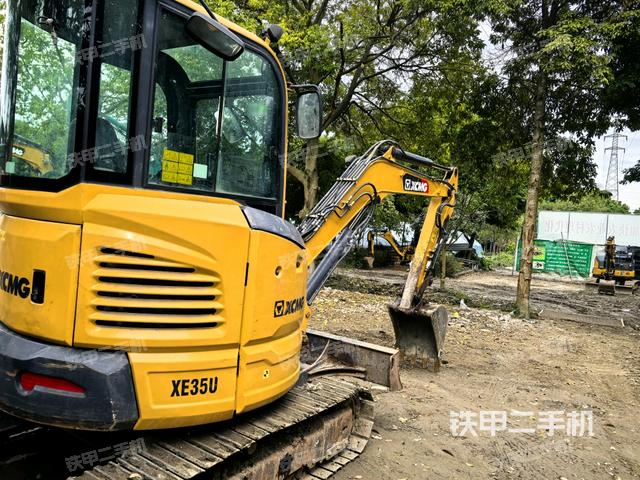 右后45(整機(jī)外觀) 右后45(整機(jī)外觀)