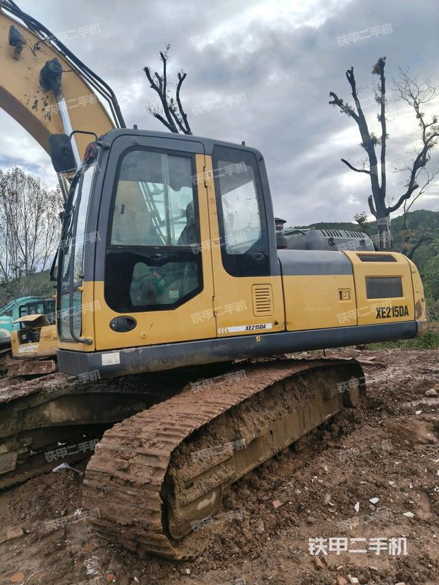 徐工XE215D挖掘機(jī)