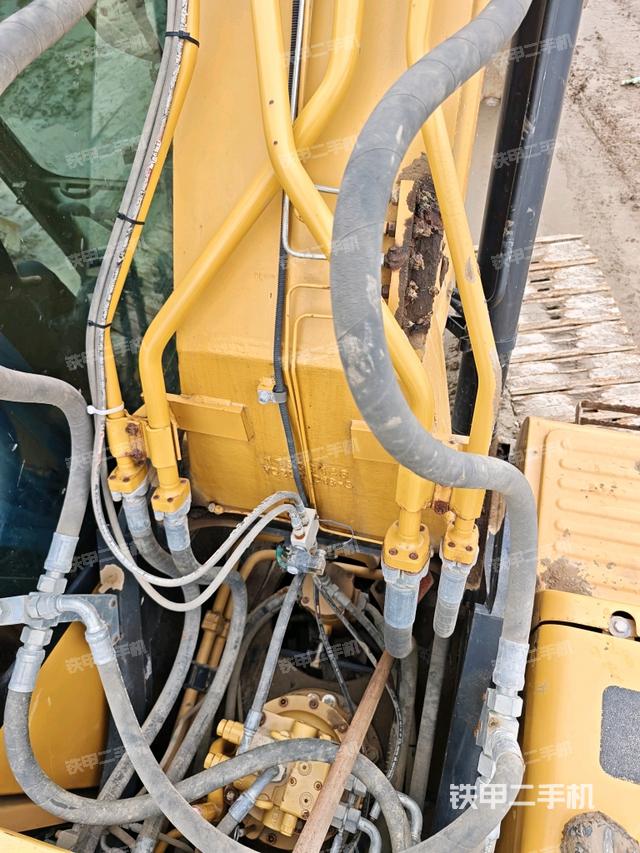 小臂整体左后（工作和回转装置）