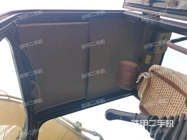 顶棚整体(驾驶室部分) 顶棚整体(驾驶室部分)