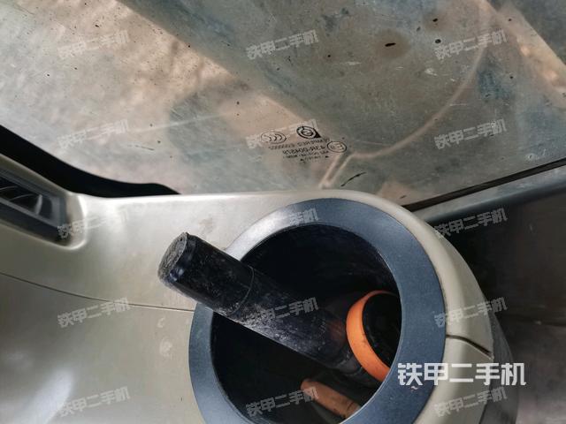 右侧玻璃角标(驾驶室部分) 右侧玻璃角标(驾驶室部分)
