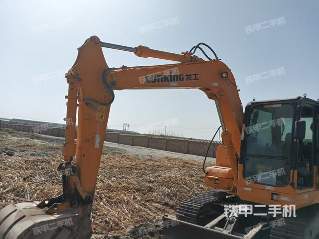 驾驶室整体(整机外观) 驾驶室整体(整机外观)