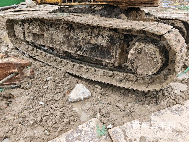 左側(cè)履帶整體?（行走機(jī)構(gòu)）