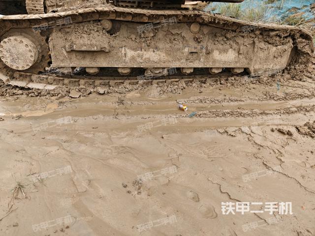 左侧履带整体 (行走机构) 左侧履带整体 (行走机构)