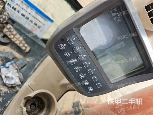 显示屏 (驾驶室部分) 显示屏 (驾驶室部分)