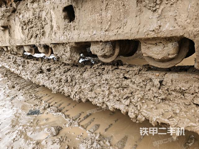 右侧行走马达盖板(行走机构) 右侧行走马达盖板(行走机构)