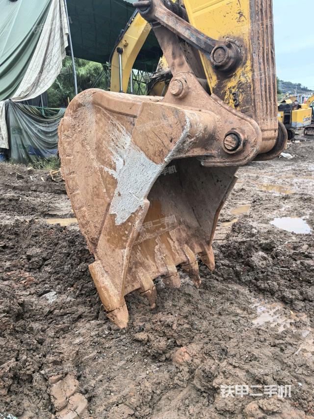 小臂整體左后(工作和回轉(zhuǎn)裝置) 小臂整體左后(工作和回轉(zhuǎn)裝置)