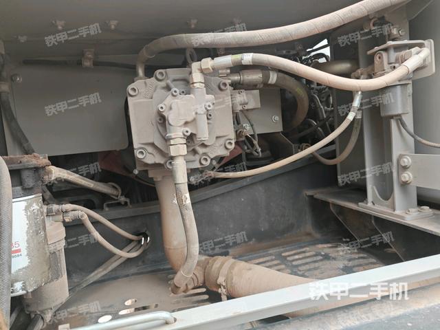 液压泵斜45 右（大件舱室）