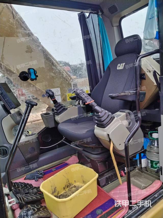 驾驶室整体（整机外观）