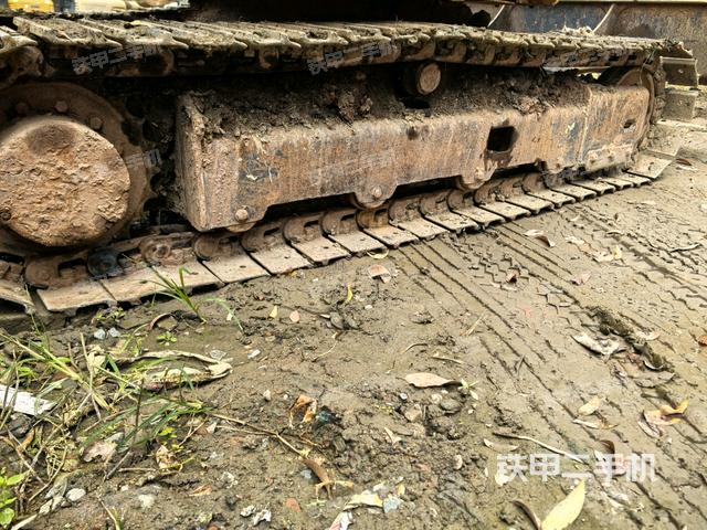 右側(cè)履帶整體?(行走機(jī)構(gòu)) 右側(cè)履帶整體?(行走機(jī)構(gòu))