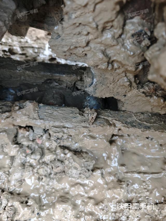 右側(cè)履帶整體?（行走機(jī)構(gòu)）