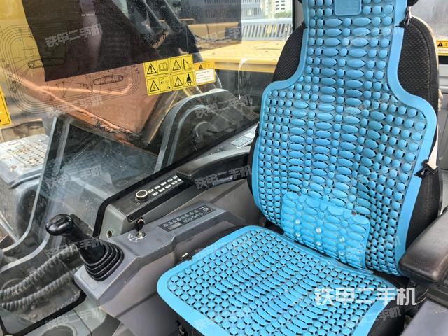 后窗玻璃角標(biāo)(駕駛室部分) 后窗玻璃角標(biāo)(駕駛室部分)