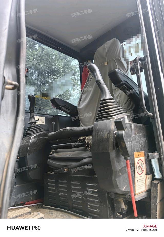 駕駛室整體(整機外觀) 駕駛室整體(整機外觀)