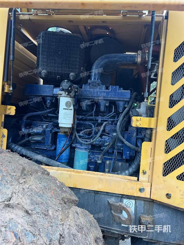 发动机右侧（整机外观及大件）